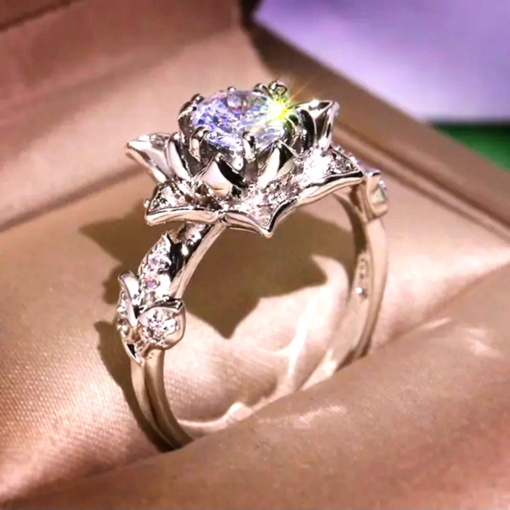Women's rings 925 sterling silver  rhinestone and Zirconia stone sizes 6 to 9